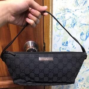 💎✨AUTHENTIC✨💎GUCCI BLACK Boat Bag GG Canvas Leather Pouch
